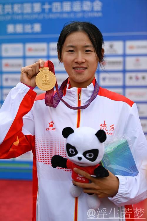 刘睿琦挺进赛艇女子单人双桨A组决赛 刘睿琦挺进赛艇女子单人双桨A组决赛