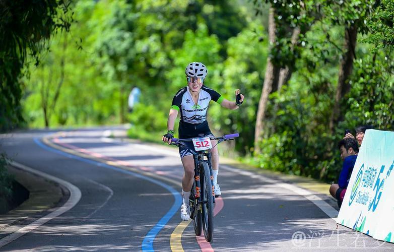 荣县首届山地自行车赛激情开赛 荣县首届山地自行车赛激情开赛