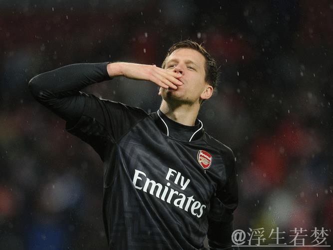 巴萨官宣:什琴斯尼续约至2027年,复出后豪取三冠 巴萨官宣:什琴斯尼续约至2027年,复出后豪取三冠